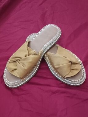 Universal Thread Knot-Front Slide Sandals in Mustard Size 7.5 Spring Summer 🌺